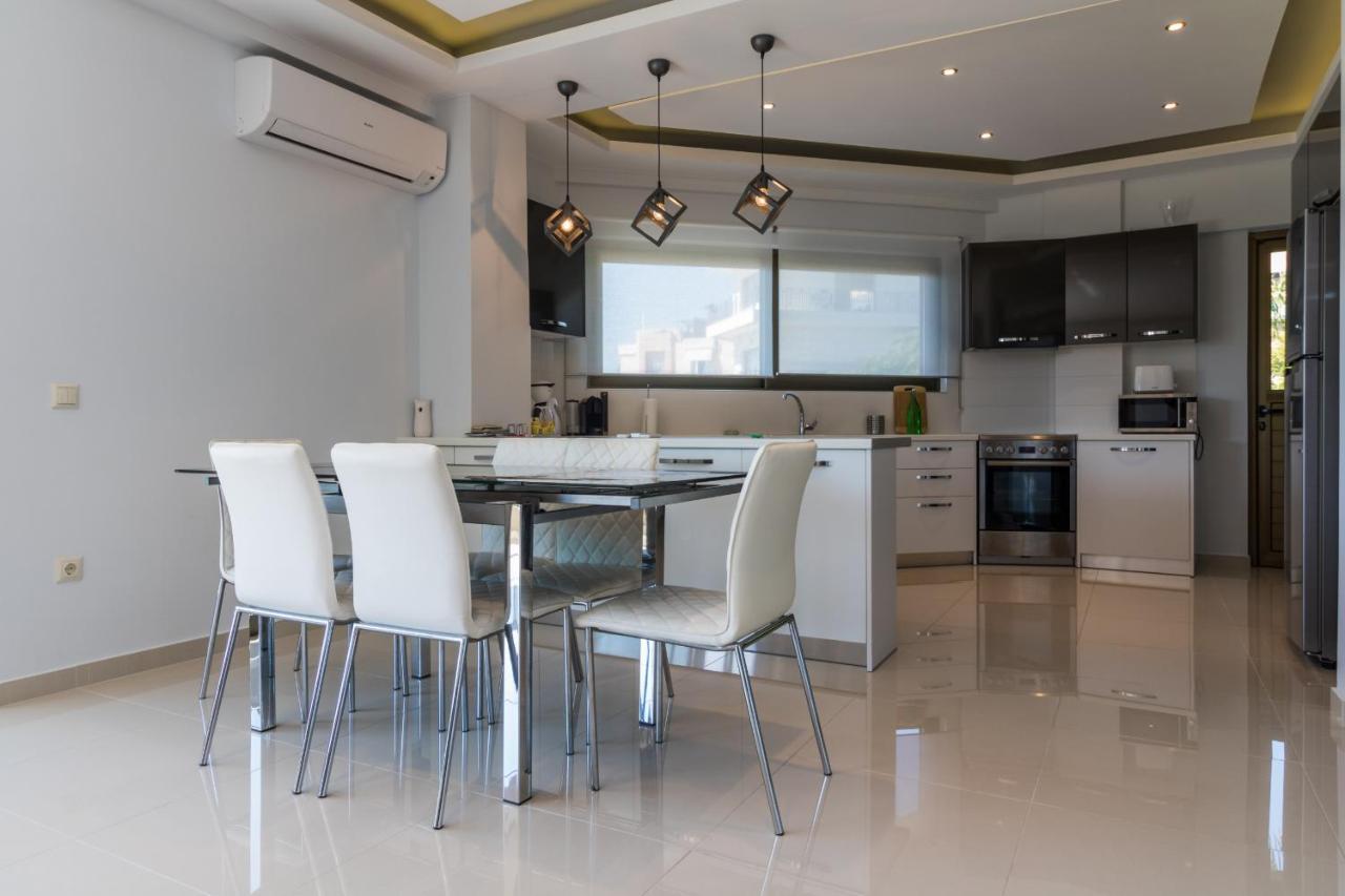 Amazing Holiday Apt With Ocean Views เอเธนส์ ภายนอก รูปภาพ