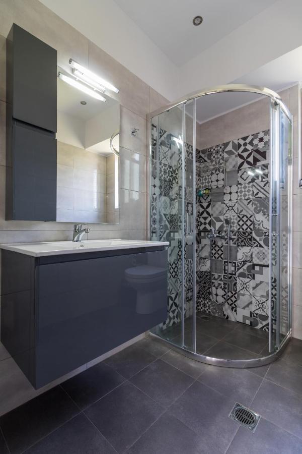 Amazing Holiday Apt With Ocean Views เอเธนส์ ภายนอก รูปภาพ
