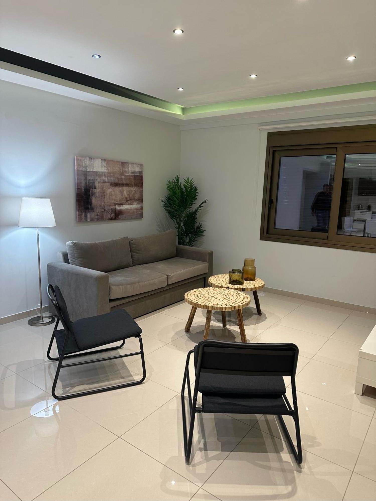Amazing Holiday Apt With Ocean Views เอเธนส์ ภายนอก รูปภาพ